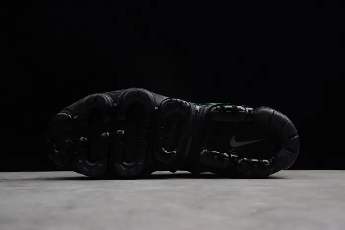 Nike Air VaporMax Plus Black Volt 