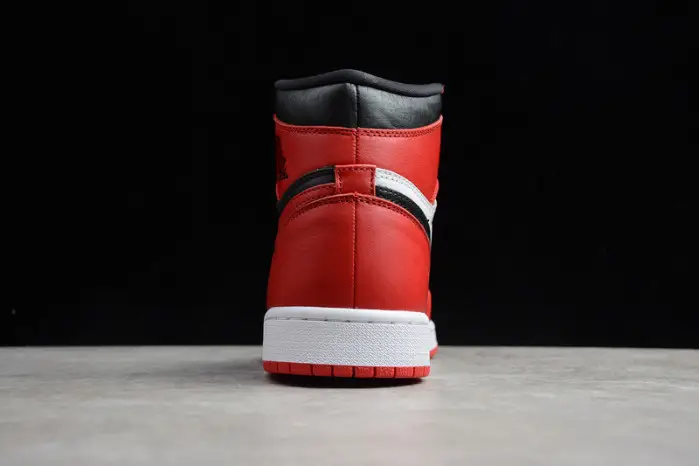AIR JORDAN 1 RETRO "HOMAGE TO HOME" red 