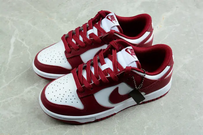 NIKE DUNK LOW TEAM RED 