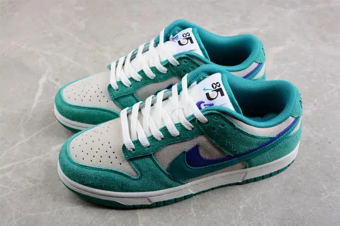 Nike Dunk Low SE 
