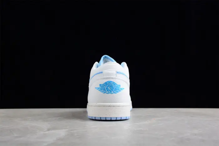 WMNS AIR JORDAN 1 LOW SE 'REVERSE ICE BLUE' 