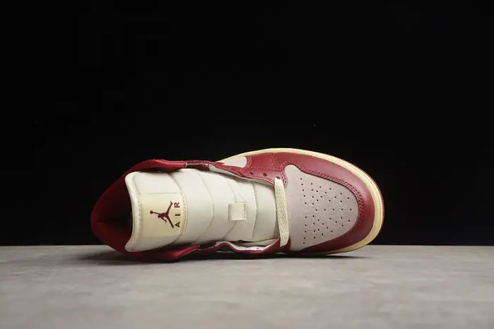 Air Jordan 1 Mid SE Tiki Leaf Team Red 