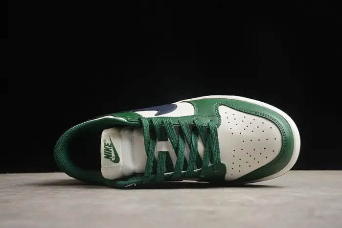 Nike DUNK LOW 'GORGE GREEN' 