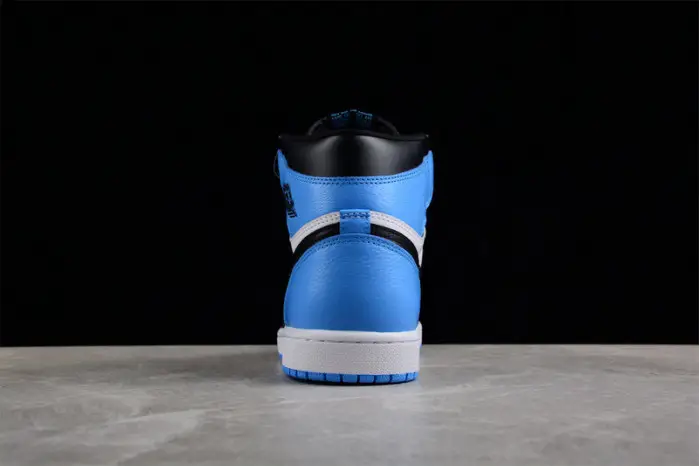 Air Jordan 1 Retro High OG "UNC Toe" 