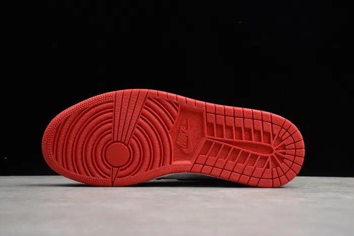 AIR JORDAN 1 RETRO "HOMAGE TO HOME" red 