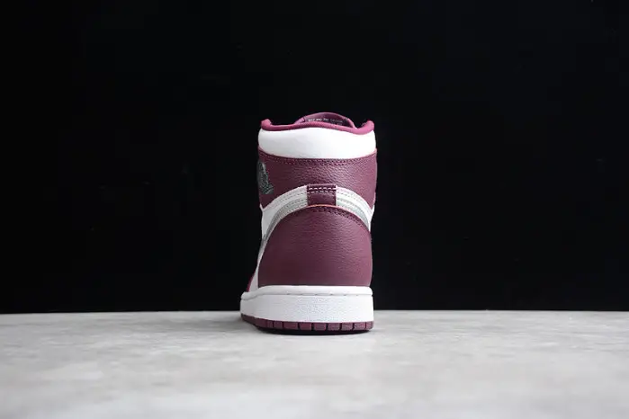 Jordan 1 Retro High OG Bordeaux 