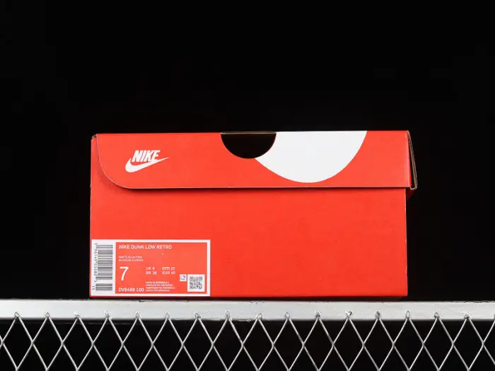Nike SB Dunk Low 