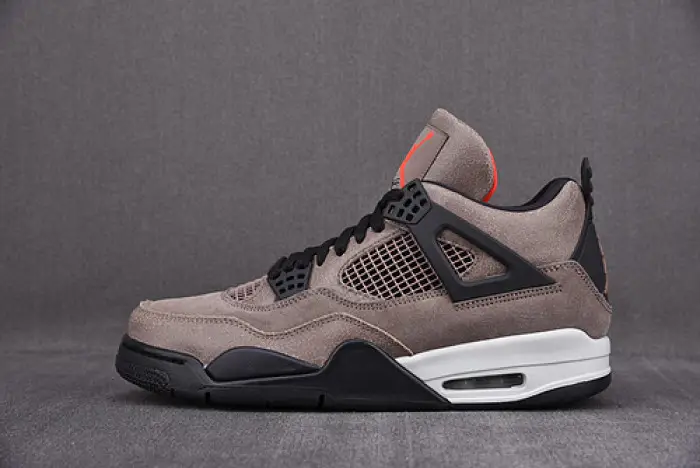 Air Jordan 4 Retro "Taupe Haze"  FEC903