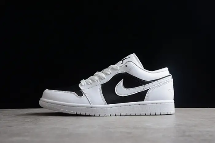 WMNS AIR JORDAN 1 LOW 'PANDA' 