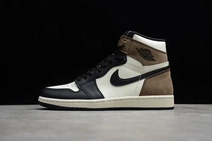 Air Jordan 1 Retro High OG 'Dark Mocha'  BEDB52