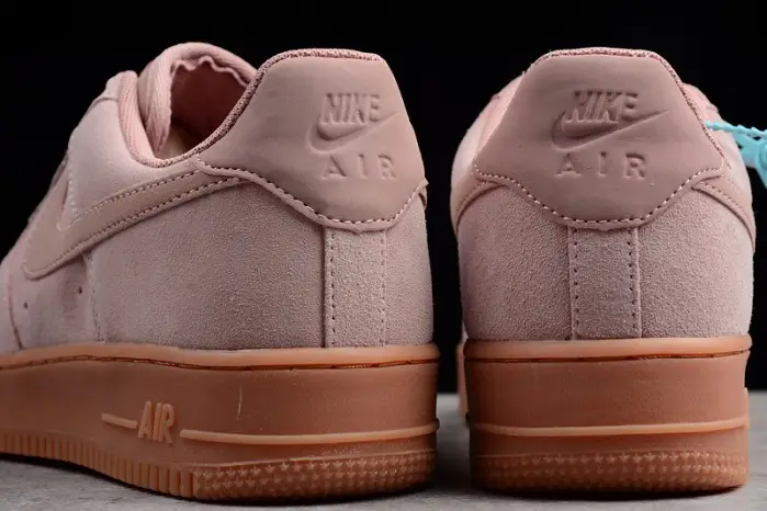 NIKE AIR FORCE 1 LOW 