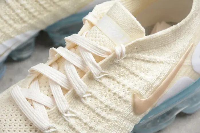 Nike Womens Air Vapormax Flyknit 2.0 Light Cream  EDC394