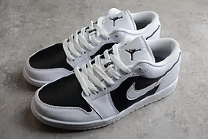 WMNS AIR JORDAN 1 LOW 'PANDA' 