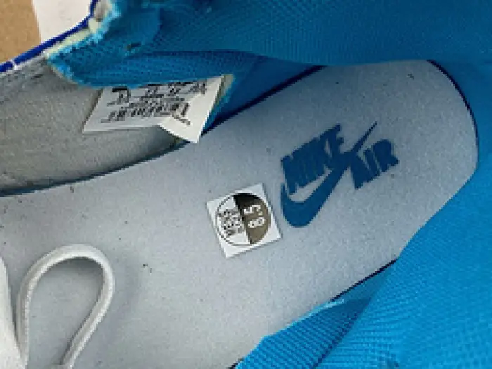 Air Jordan 1 Retro High OG 'UNC' - Air Jordan 