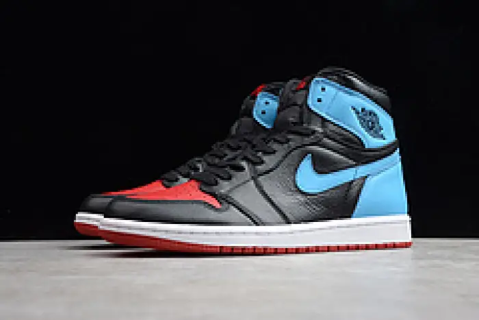 Air Jordan 1 High WMNS UNC Chicago 
